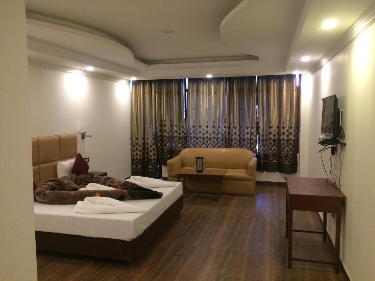 Hotel Green Tara Manāli エクステリア 写真