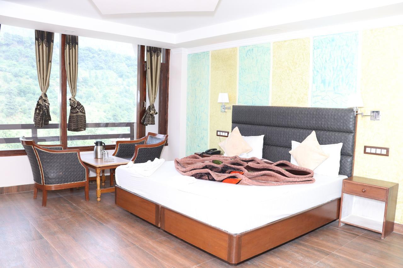 Hotel Green Tara Manāli エクステリア 写真
